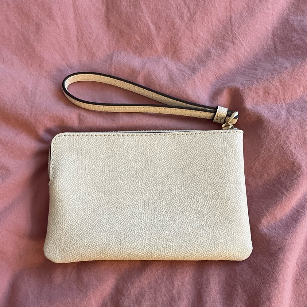 Small Coach Wristlet - LIKE NEW - Picture 4 of 4